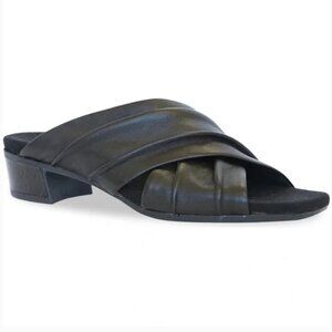 Munro Lee Slide Sandal Size 7M New